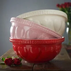 Mason Cash Hearts Mixing Bowl 29cm -Victorinox Sales Mason Cash Hearts Mixing Bowl Cream Lifestyle 2 2000px